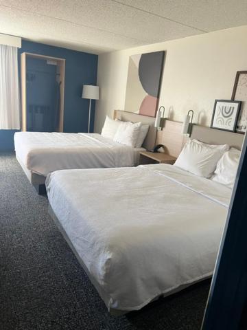 Spx Hotel Грийн Бей Екстериор снимка