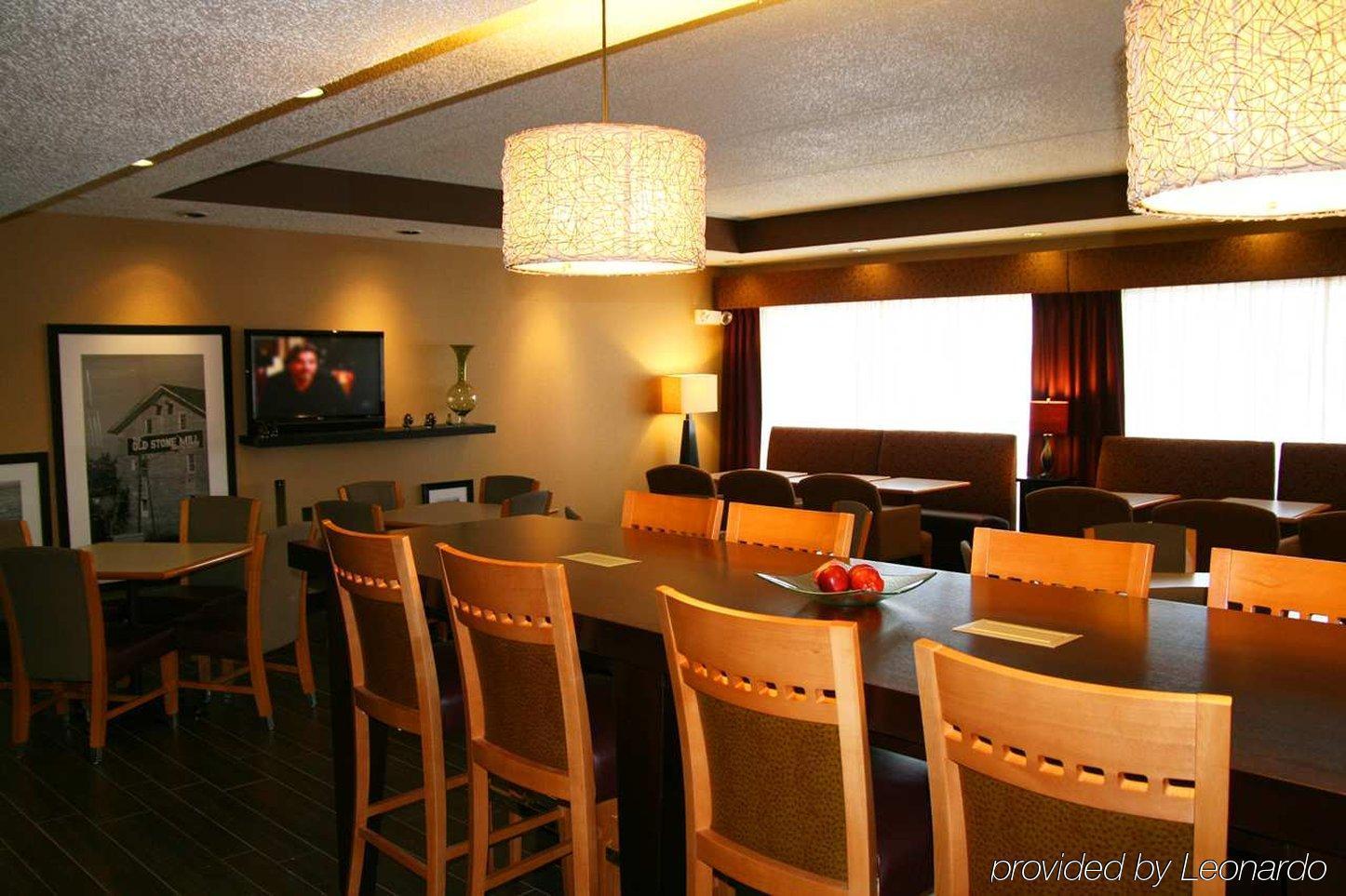 Spx Hotel Грийн Бей Ресторант снимка